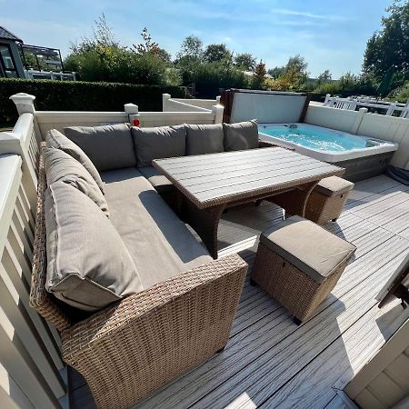 Cottontail Lodge - Hot Tub - Pet Friendly South Cerney Exteriör bild