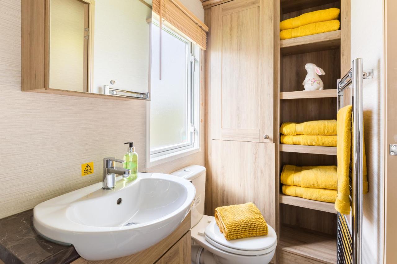 Cottontail Lodge - Hot Tub - Pet Friendly South Cerney Exteriör bild