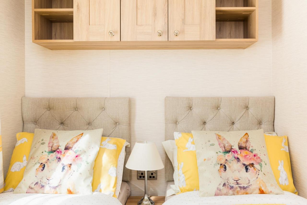 Cottontail Lodge - Hot Tub - Pet Friendly South Cerney Exteriör bild