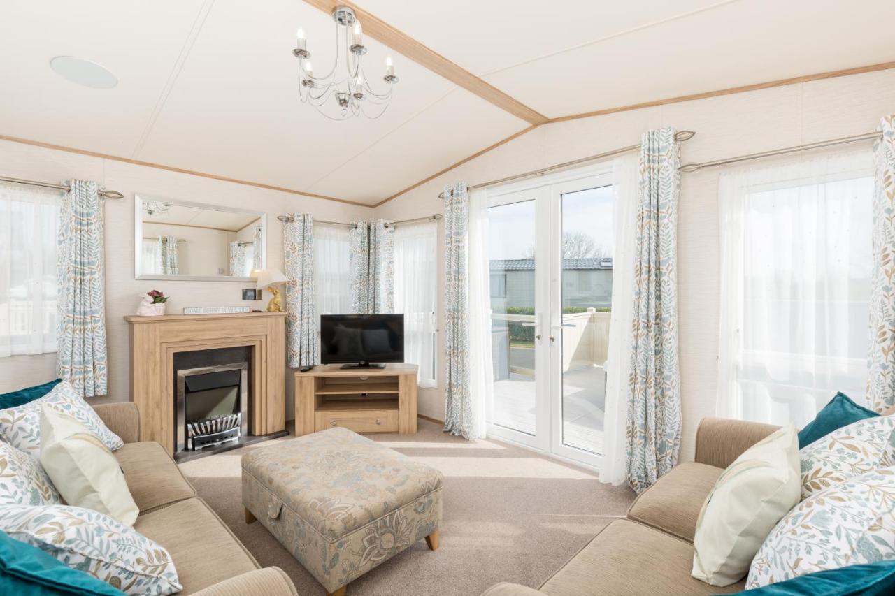 Cottontail Lodge - Hot Tub - Pet Friendly South Cerney Exteriör bild