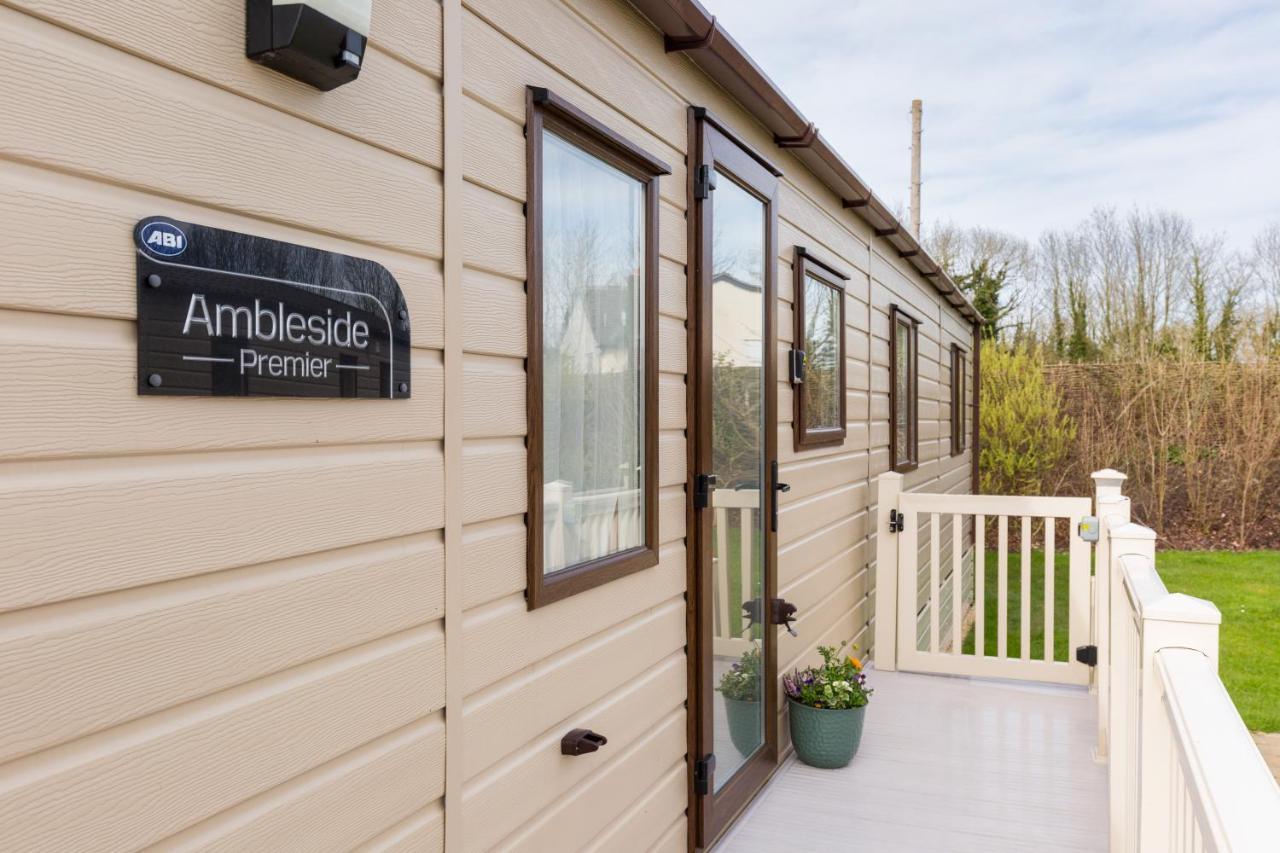 Cottontail Lodge - Hot Tub - Pet Friendly South Cerney Exteriör bild