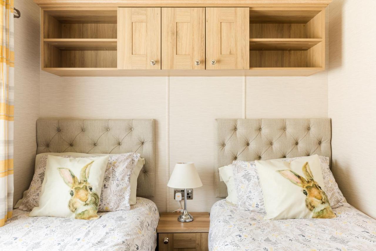 Cottontail Lodge - Hot Tub - Pet Friendly South Cerney Exteriör bild
