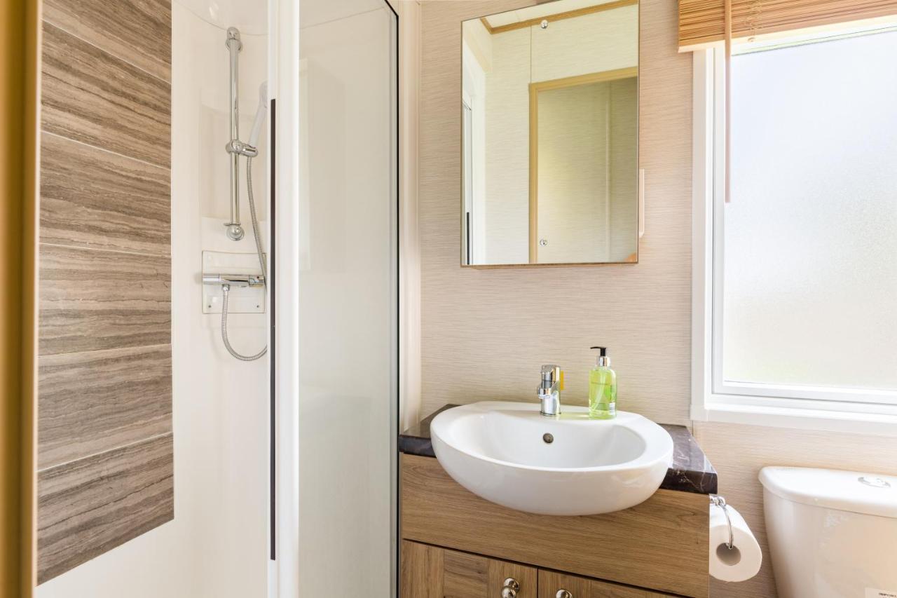 Cottontail Lodge - Hot Tub - Pet Friendly South Cerney Exteriör bild