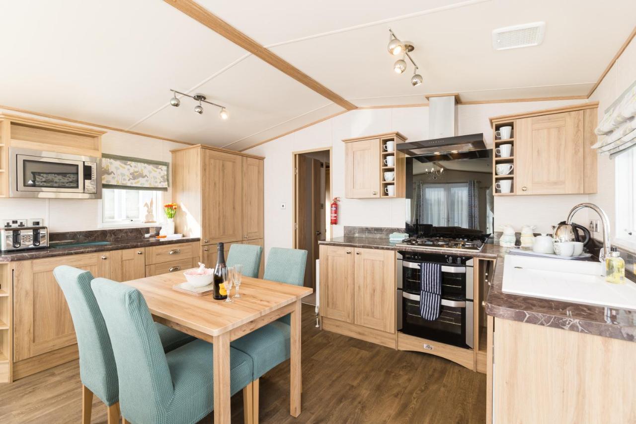 Cottontail Lodge - Hot Tub - Pet Friendly South Cerney Exteriör bild