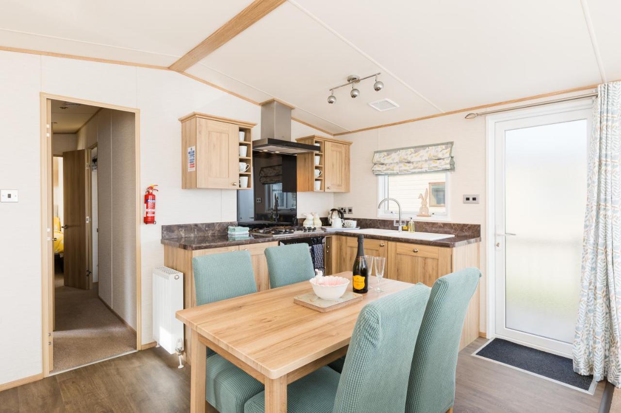 Cottontail Lodge - Hot Tub - Pet Friendly South Cerney Exteriör bild