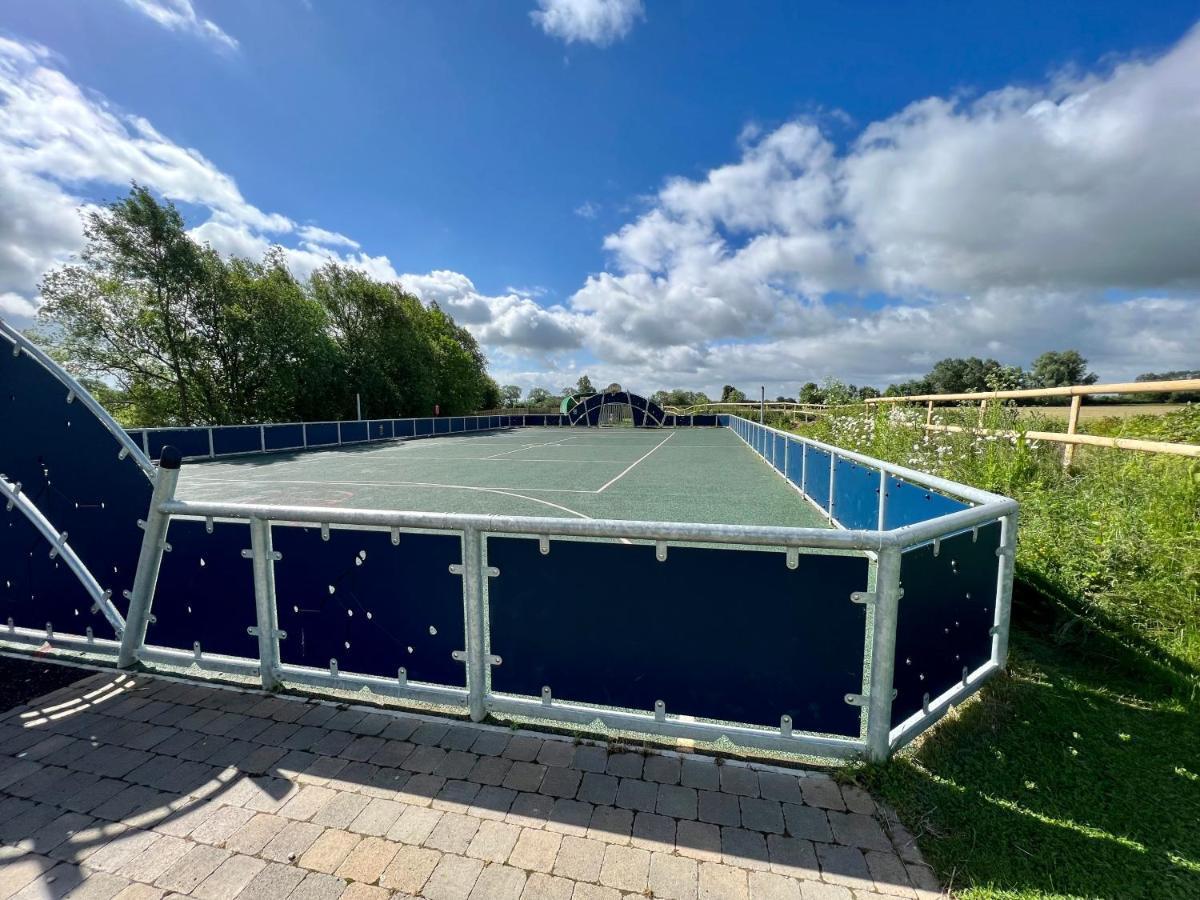 Cottontail Lodge - Hot Tub - Pet Friendly South Cerney Exteriör bild