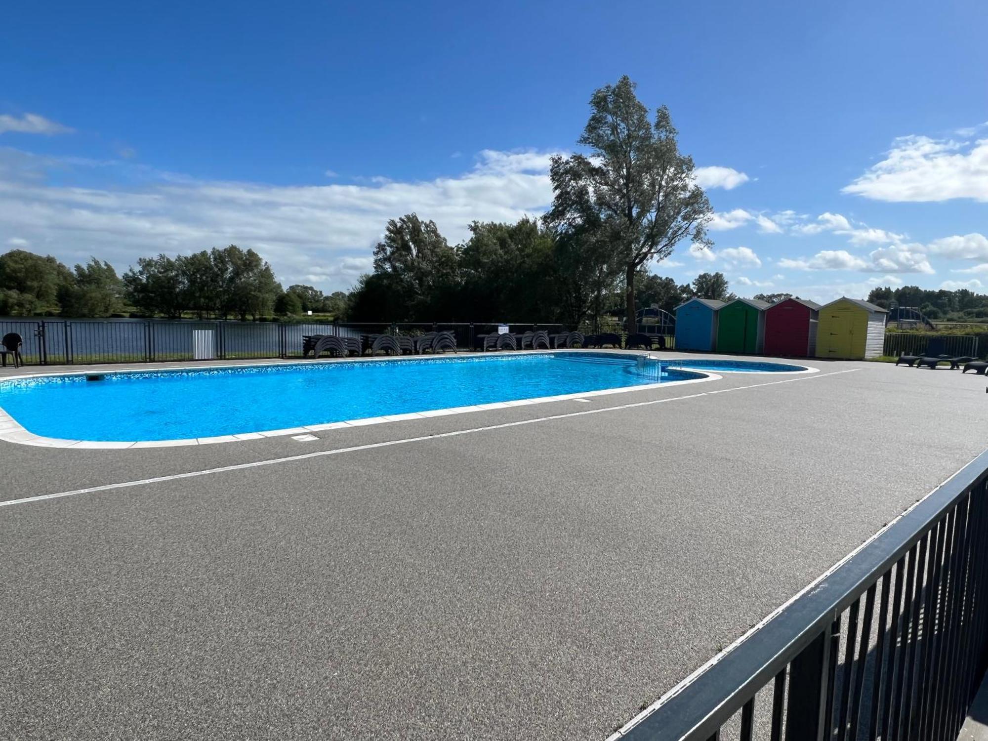 Cottontail Lodge - Hot Tub - Pet Friendly South Cerney Exteriör bild